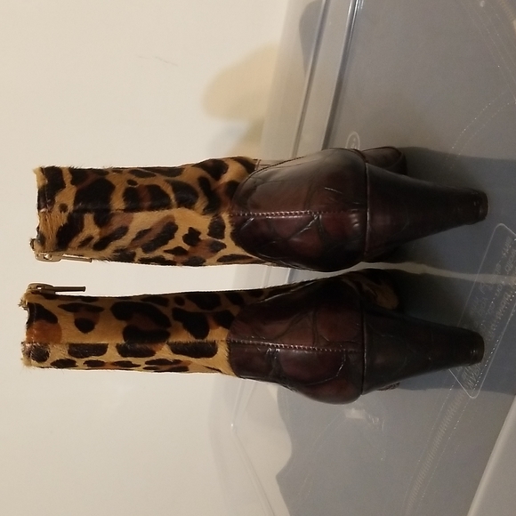 Animal print boots by Rebecca Sanver - Picture 5 of 13